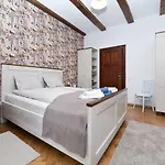 Buzoianu By Holztreppe