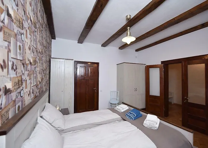 Buzoianu By Holztreppe Брашов